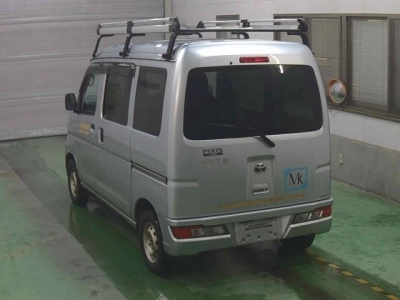 TOYOTA PIXIS VAN