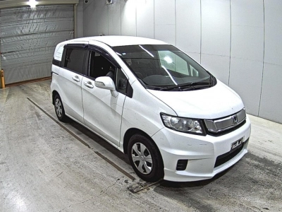 HONDA FREED SPIKE