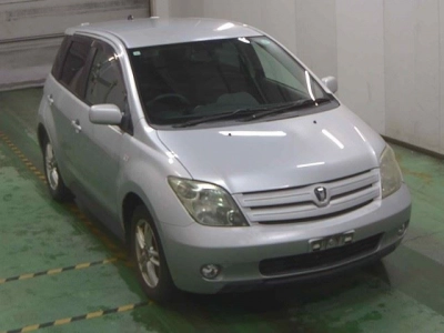 TOYOTA IST