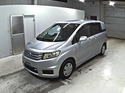 HONDA FREED SPIKE