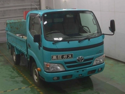 TOYOTA DYNA