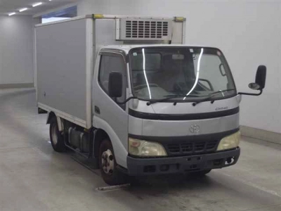TOYOTA DYNA