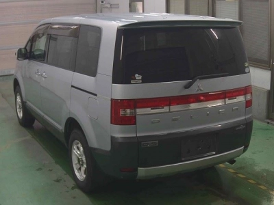 MITSUBISHI DELICA D:5