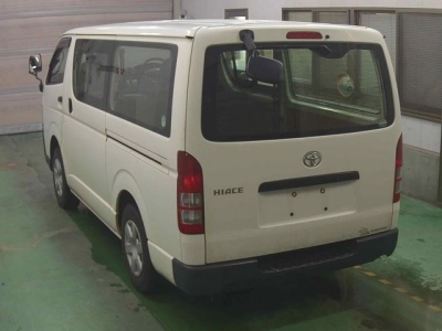 TOYOTA HIACE VAN