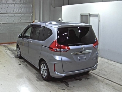 HONDA FREED HYBRID
