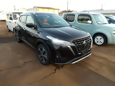 NISSAN KICKS