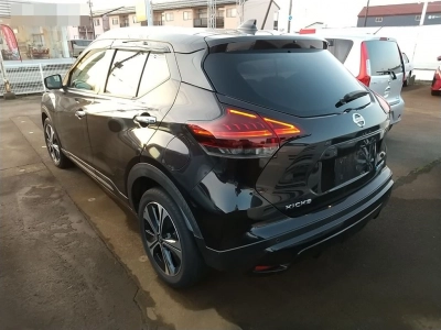 NISSAN KICKS