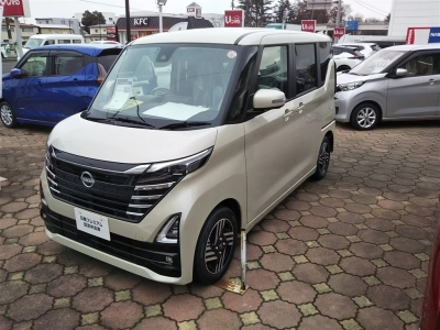 NISSAN ROOX
