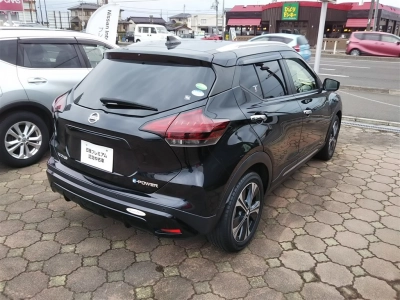 NISSAN KICKS