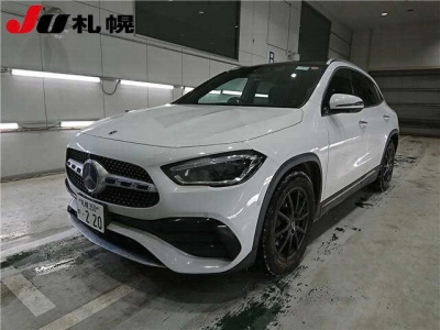 MERCEDES BENZ GLA