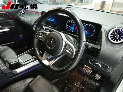 MERCEDES BENZ GLA