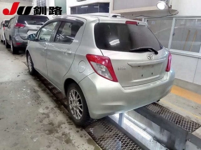 TOYOTA VITZ