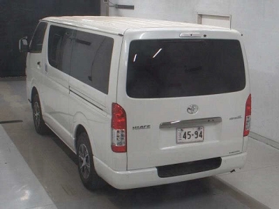 TOYOTA HIACE VAN