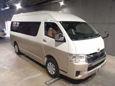 TOYOTA HIACE