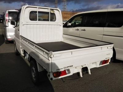 NISSAN CLIPPER TRUCK