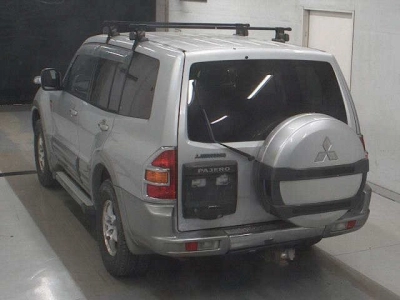 MITSUBISHI PAJERO