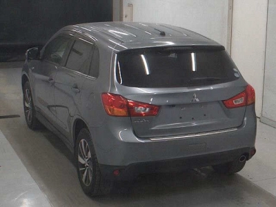 MITSUBISHI RVR