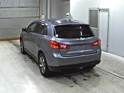 MITSUBISHI RVR
