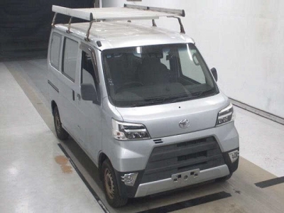 TOYOTA PIXIS VAN