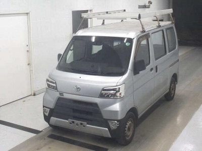 TOYOTA PIXIS VAN