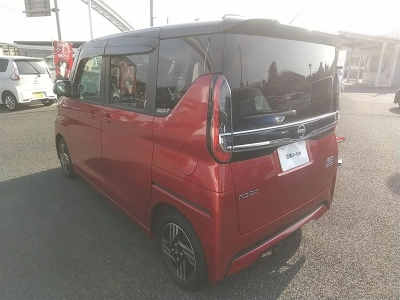NISSAN ROOX