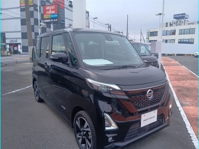 NISSAN ROOX