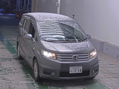 HONDA FREED SPIKE