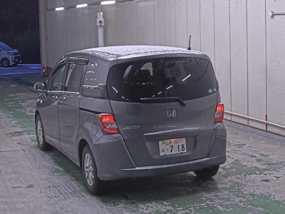 HONDA FREED SPIKE