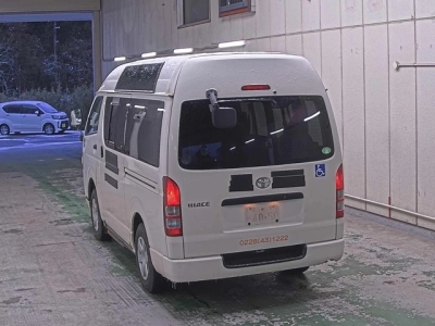 TOYOTA HIACE