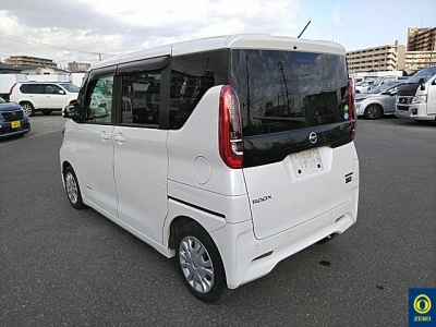 NISSAN ROOX