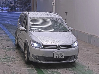 VOLKSWAGEN GOLF TOURAN