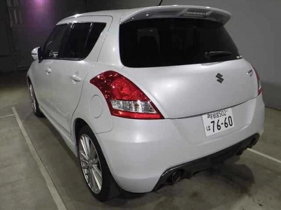 SUZUKI SWIFT