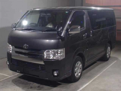 TOYOTA HIACE VAN