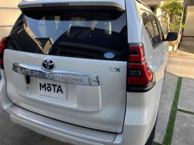 TOYOTA LAND CRUISER PRADO
