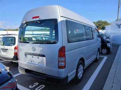 TOYOTA REGIUS VAN