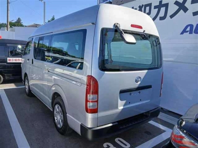 TOYOTA REGIUS VAN