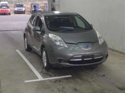 NISSAN LEAF