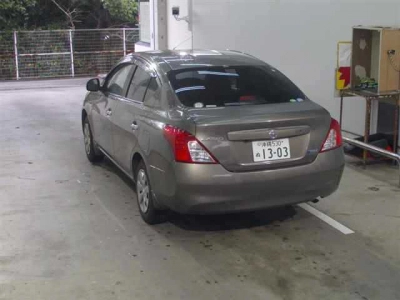 NISSAN TIIDA LATIO