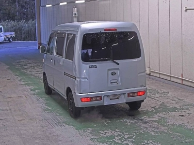 TOYOTA PIXIS VAN