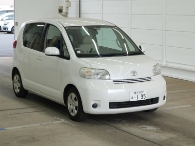 TOYOTA PORTE