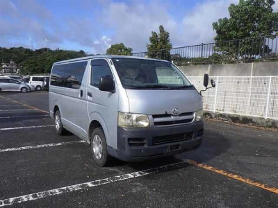 TOYOTA HIACE VAN