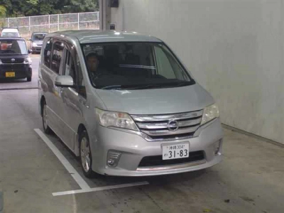 NISSAN SERENA