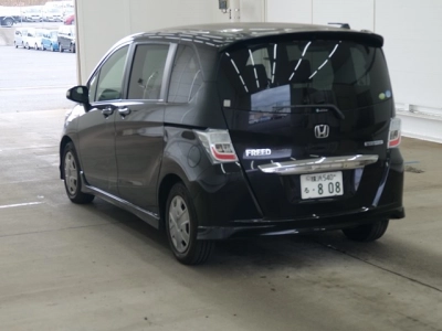 HONDA FREED HYBRID