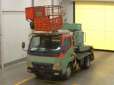 MITSUBISHI CANTER