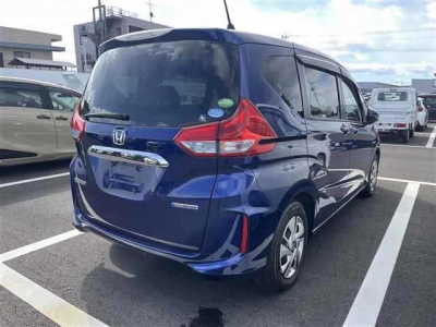 HONDA FREED HYBRID