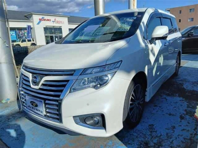 NISSAN ELGRAND