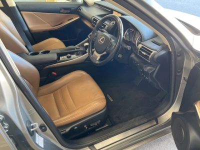 LEXUS IS