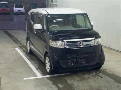 HONDA N-BOX SLASH