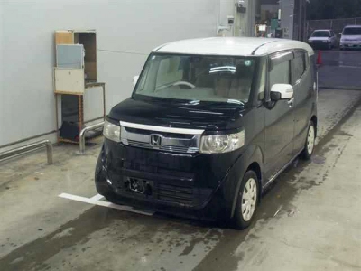 HONDA N-BOX SLASH