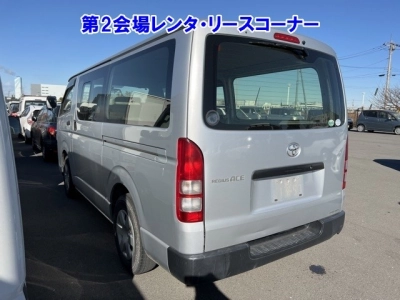 TOYOTA REGIUS ACE